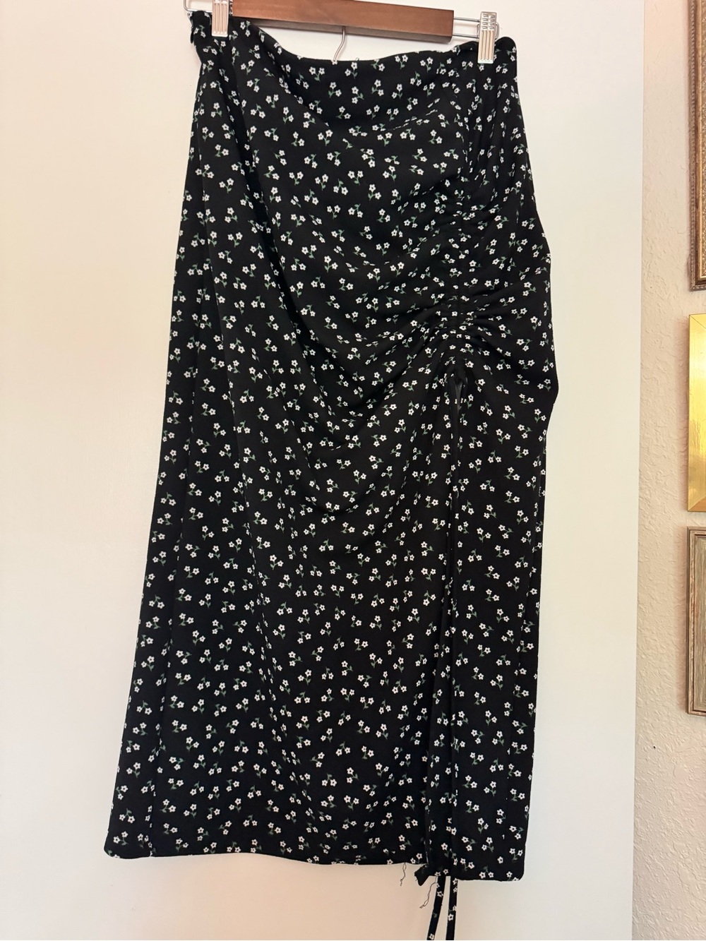 SHEIN Black Floral Midi Skirt with Side Ruched Detail